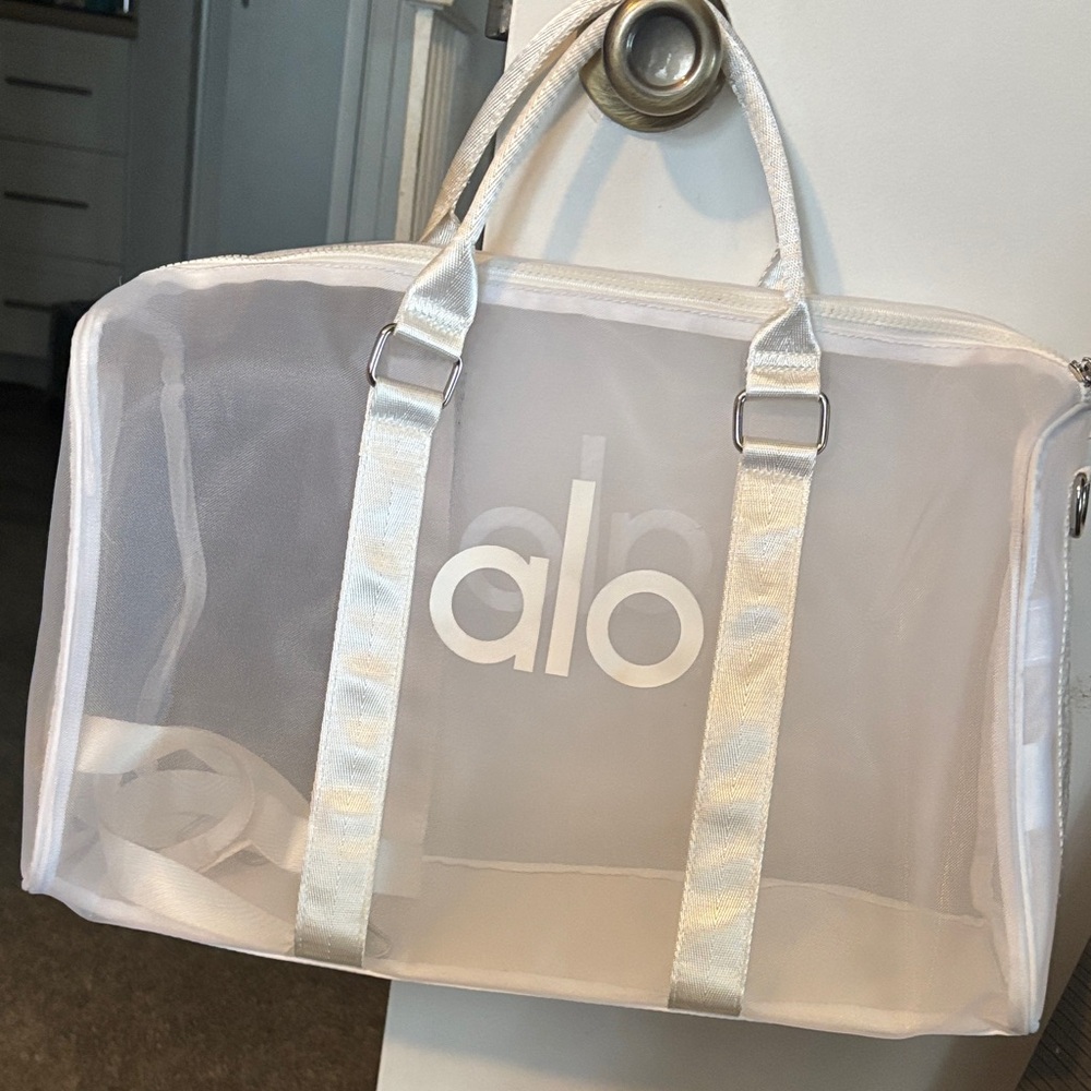 ALO Yoga Cream Transparent Travel Bag